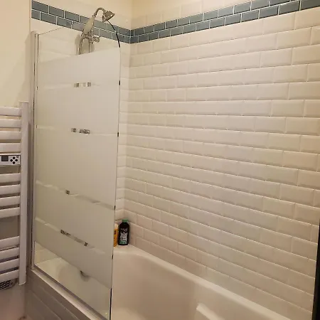 A 2 Pas De L'eau Apartment *